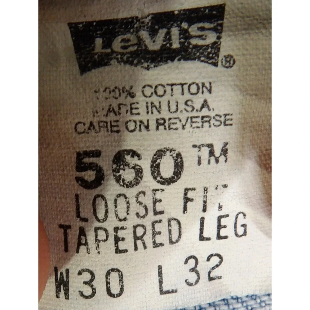 VTG Levis 560 Jeans Men 30x32 Made in USA Light Wash Loose Fit Tapered Blue 90s